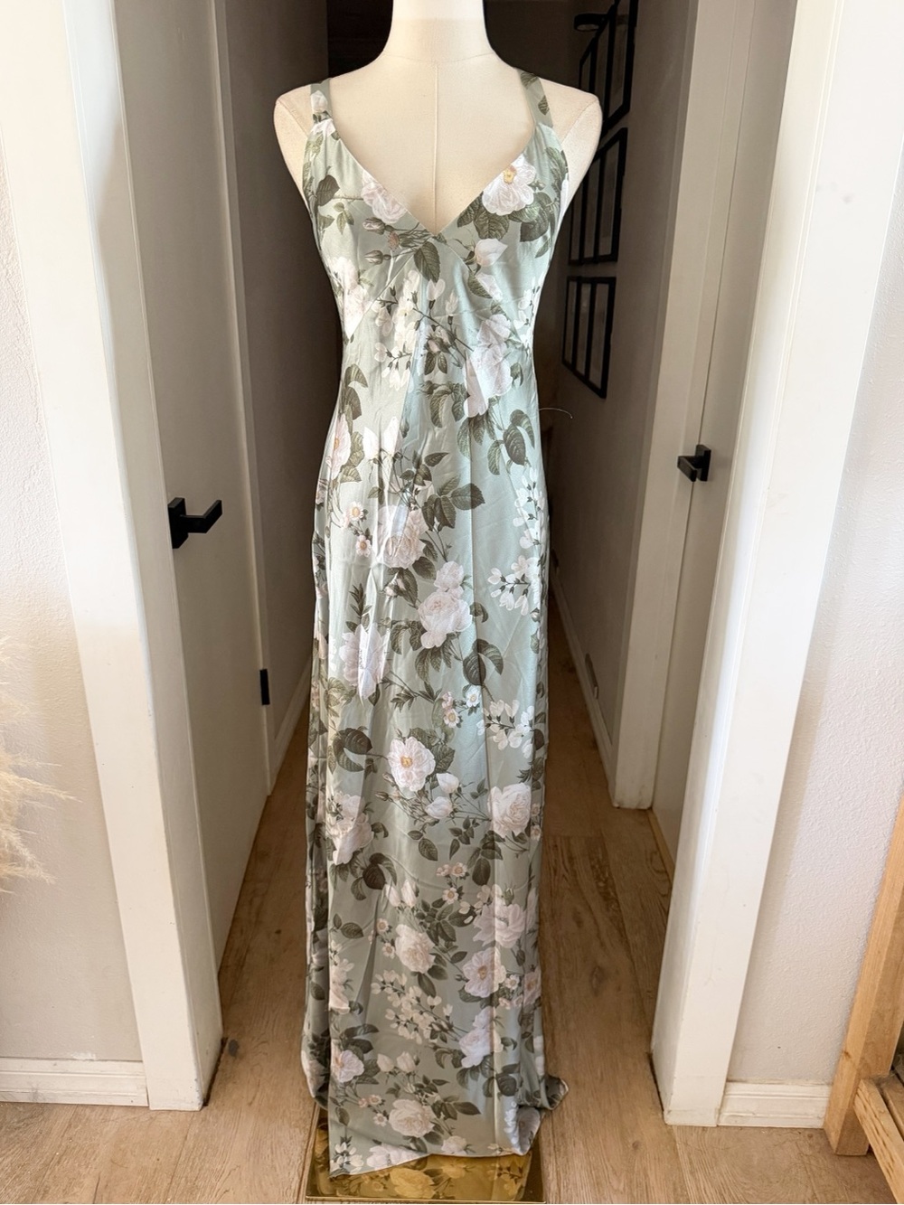 Show Me Your MuMu Anderson Satin Maxi Dress in Secret Garden Sz S $178 NEW - Picture 4 of 9